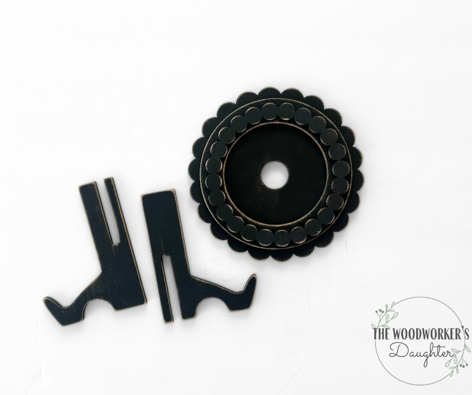 Interchangeable Scalloped Beaded Frame