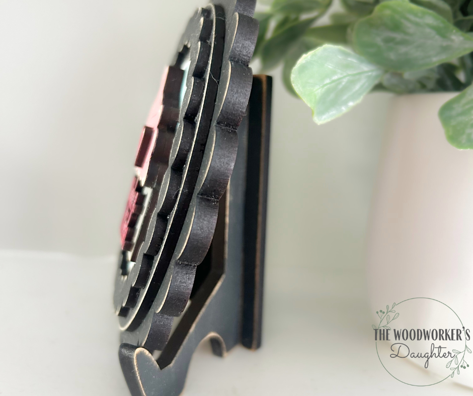 Interchangeable Scalloped Beaded Frame